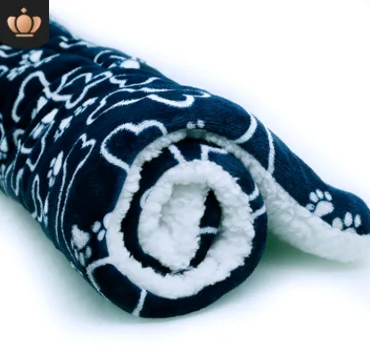 Comfortable Cute Cat Blankets Dog Pet Mat Fine Texture Easy to Wash