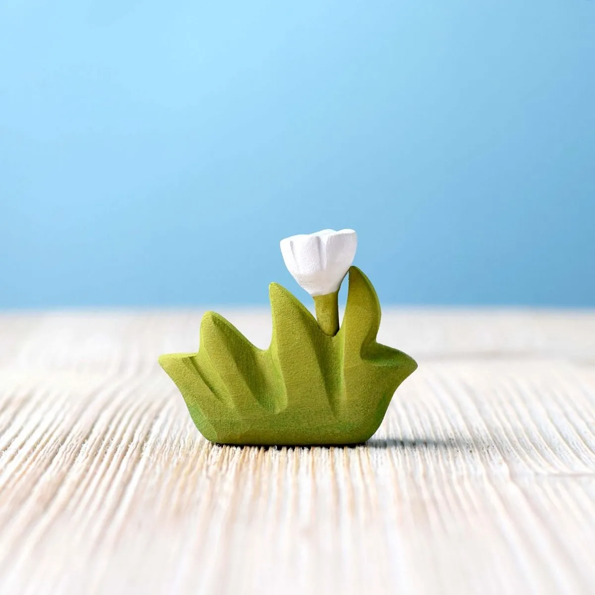 Small Wooden Wildflower - White