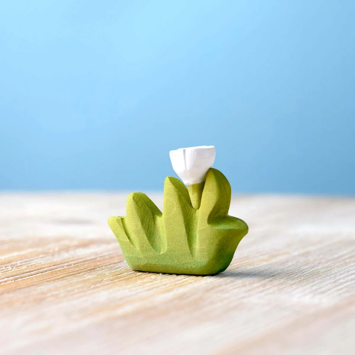 Small Wooden Wildflower - White